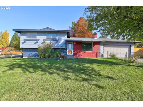 3447 Royal Crest Dr, The Dalles, OR 97058