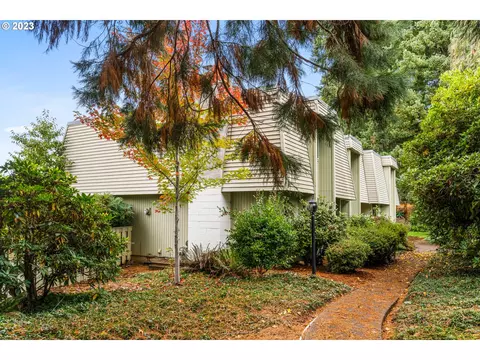 1093 Cardinal St, Salem, OR 97304