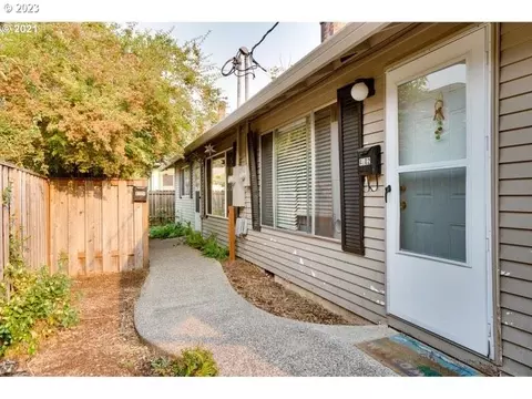 4902 SE 73rd Ave, Portland, OR 97206