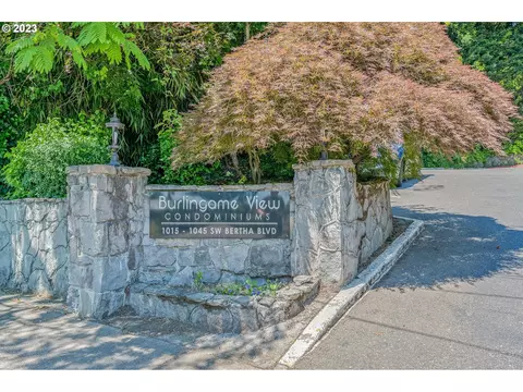 1015 SW Bertha Blvd #5, Portland, OR 97219