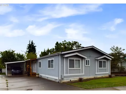 625 SW 9th St #29, Dundee, OR 97115