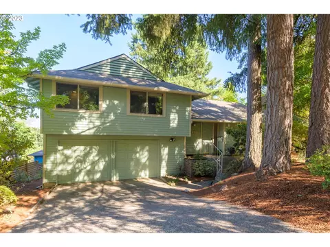 2781 Fillmore St, Eugene, OR 97405
