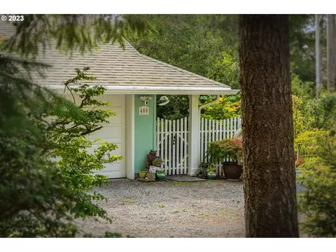 400 Ocean Ave, Manzanita, OR 97130