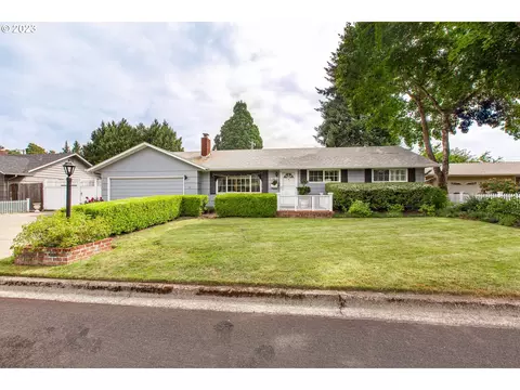 2727 Villa Way, Springfield, OR 97477