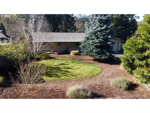 650 Hamlin Dr, Canyonville, OR 97417