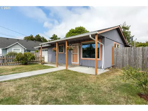 6524 SW Harbor Ave, Lincoln City, OR 97367