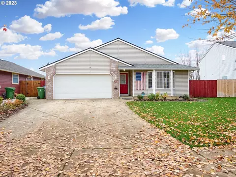 725 Maplewood Ct, Woodburn, OR 97071