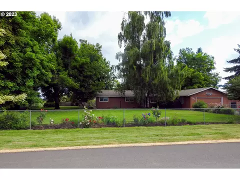 7253 S Seven Oaks Ln, Canby, OR 97013