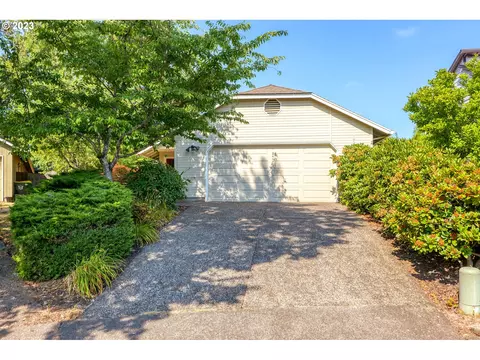 18250 SW Ewen Dr, Beaverton, OR 97003