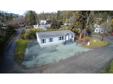 110 Byron St, Canyonville, OR 97417