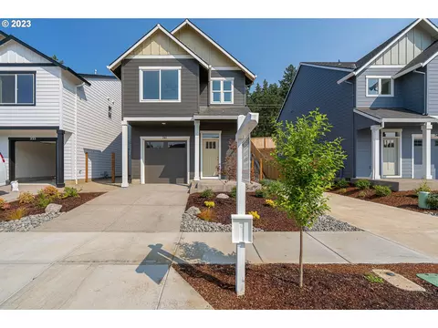241 E Barbaras Way, Newberg, OR 97132