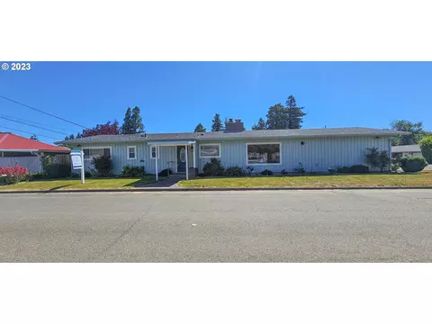 864 N Knott St, Coquille, OR 97423