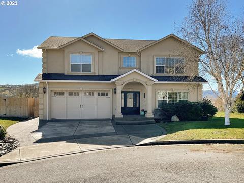 785 S Savoy Ct, Roseburg, OR 97471