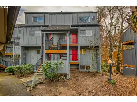 4 SW Touchstone Dr #135, Lake Oswego, OR 97035