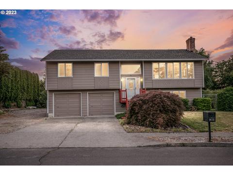 1415 SW 13th Pl, Troutdale, OR 97060