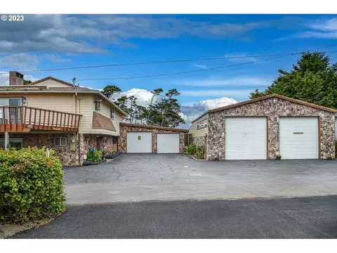 4599 Blanco St, Florence, OR 97439