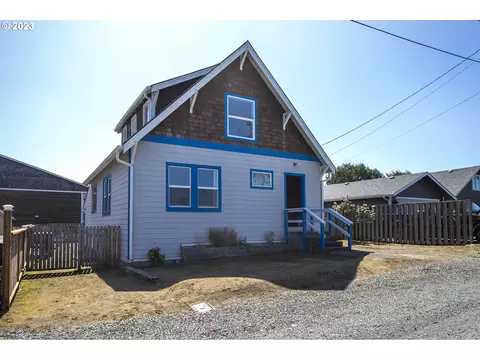 931 7th Ave, Seaside, OR 97138