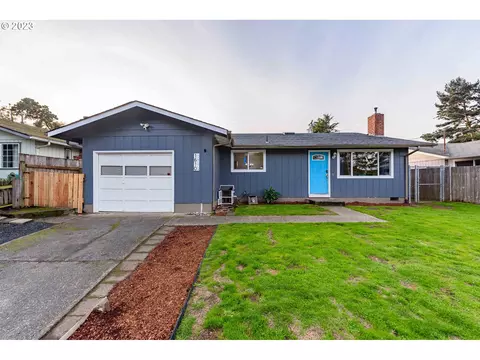 1610 Lincoln St, North Bend, OR 97459