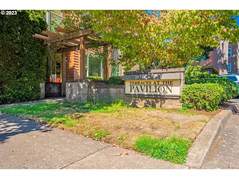 347 Rustic Pl #26, Eugene, OR 97401