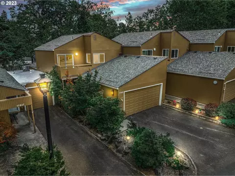 17621 NW Shorewood Dr, Beaverton, OR 97006