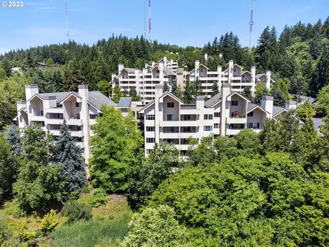 6665 W Burnside Rd #424, Portland, OR 97210