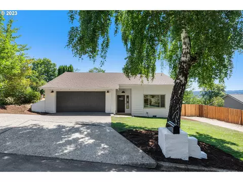 9262 SE Lynn Ln, Happy Valley, OR 97086