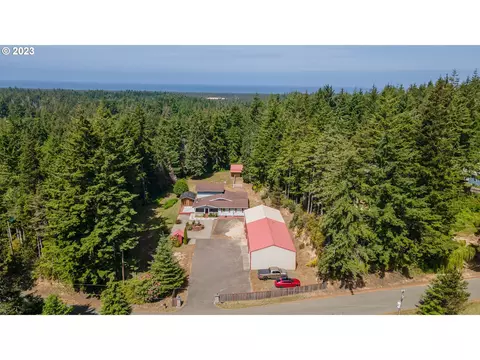69722 Stage Rd, North Bend, OR 97459
