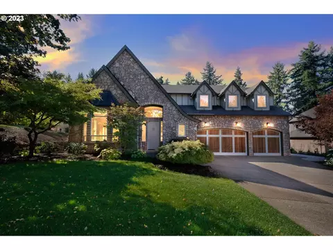 13842 SE Claremont St, Happy Valley, OR 97086