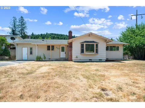 527 Moreland Ave, Drain, OR 97435