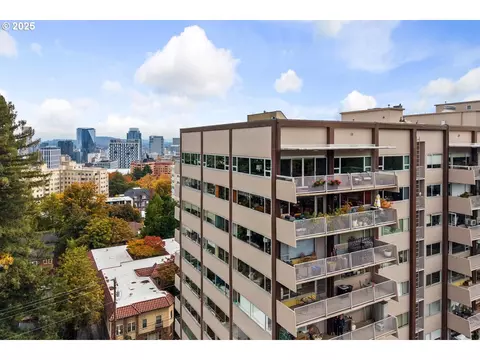 2323 SW Park Pl #1006, Portland, OR 97205