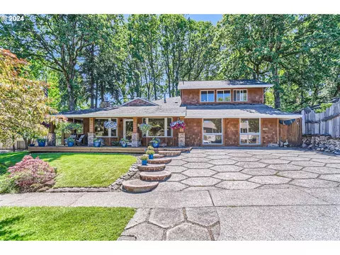 11120 SW Cindy St, Beaverton, OR 97008