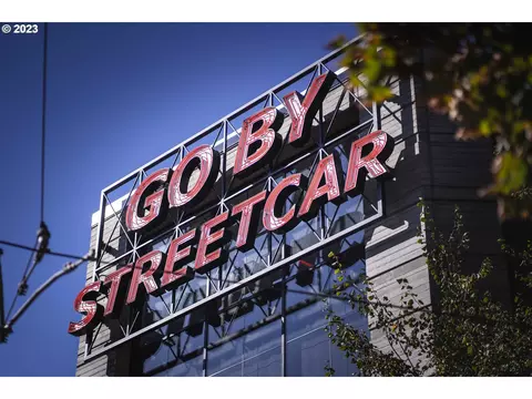 1030 NW 12th Ave #401, Portland, OR 97209