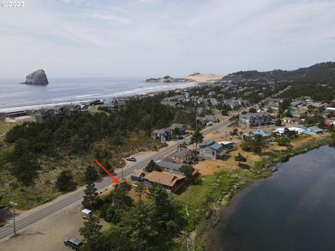 5000 Cape Kiwanda Drive, Pacific City, OR 97135