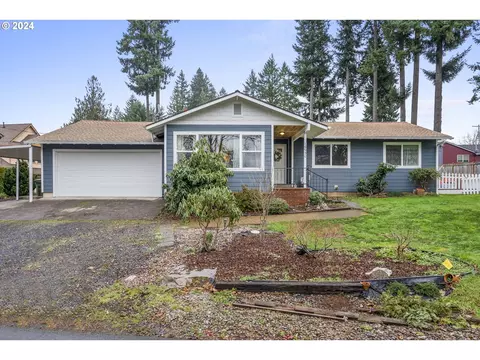 16950 Hoffman Ave, Sandy, OR 97055