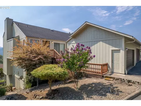 3 NE Spyglass Loop #3, Roseburg, OR 97470