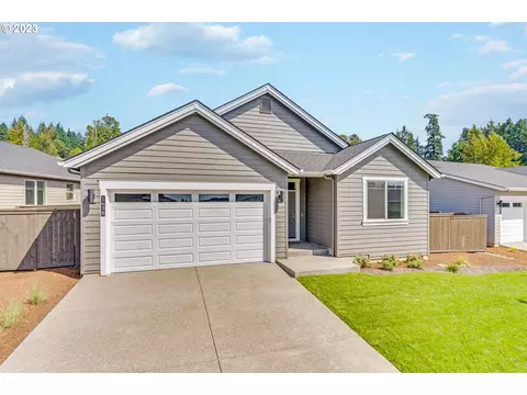 1438 NE Shell Rock Dr, Estacada, OR 97023