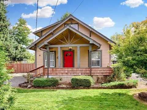 516 Norway St, Silverton, OR 97381