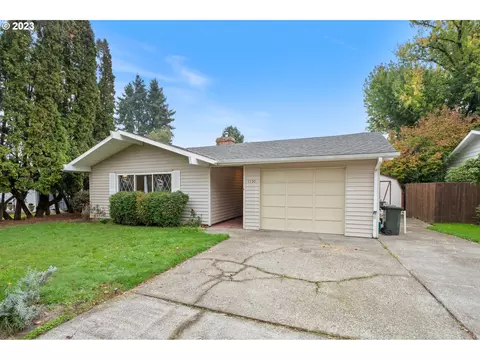 1150 N Manzanita St, Canby, OR 97013
