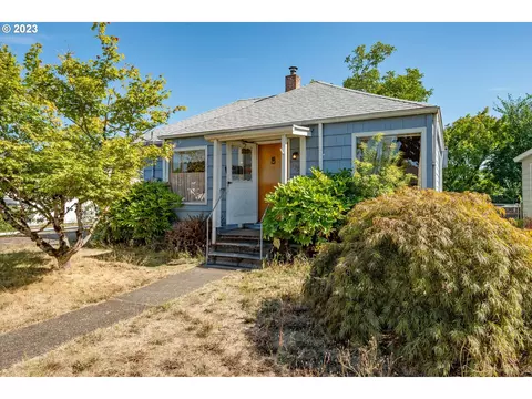 435 W Clarendon St, Gladstone, OR 97027