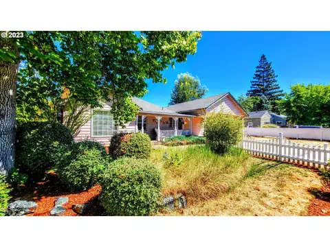 451 W Broccoli St, Roseburg, OR 97471