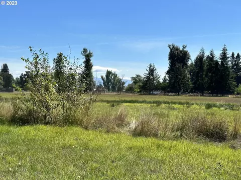 8983 W Stayton Rd, Aumsville, OR 97325