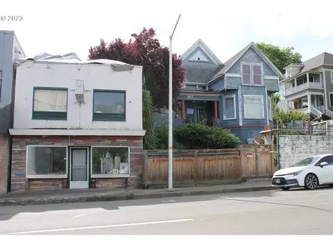 941 SE Stephens St, Roseburg, OR 97470