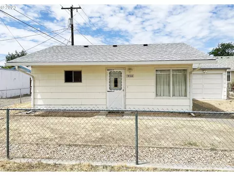 714 J St, Umatilla, OR 97882