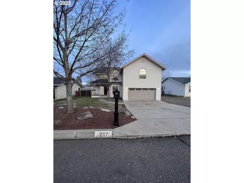 207 Scorpio Dr, La Grande, OR 97850
