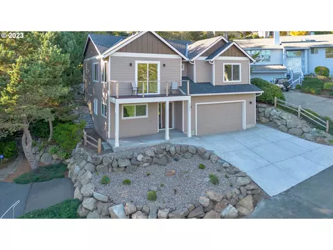 1227 NE Lakewood Dr, Lincoln City, OR 97367