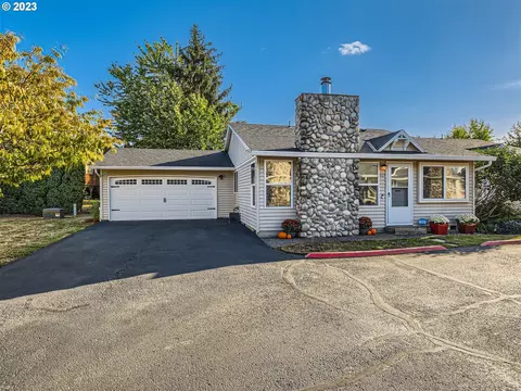 905 NE Cochran Ave, Gresham, OR 97030