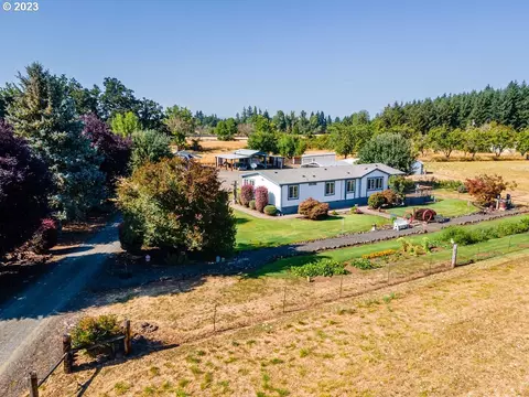 33823 E River Dr, Creswell, OR 97426