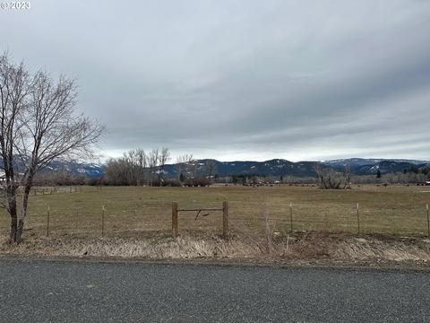 Valley View Ln, Halfway, OR 97834