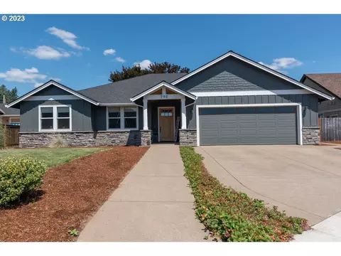 790 NW 11th Ave, Canby, OR 97013