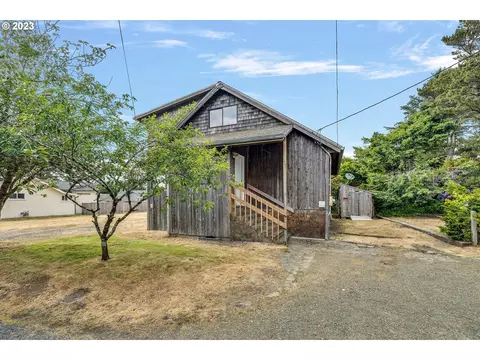 470 14th Ave, Seaside, OR 97138